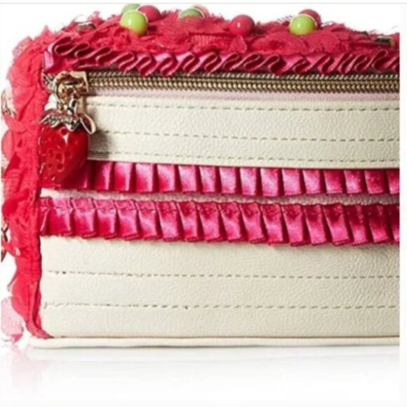 NWT Betsey Johnson LETS EAT CAKE WRISTLET-COLLECTIBLE - Picture 4 of 12